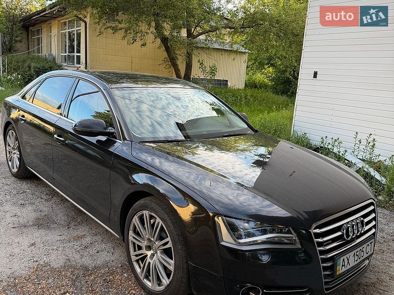 Седан Audi A8 2013 в Киеве фото Седан Audi A8 2013 в Киеве