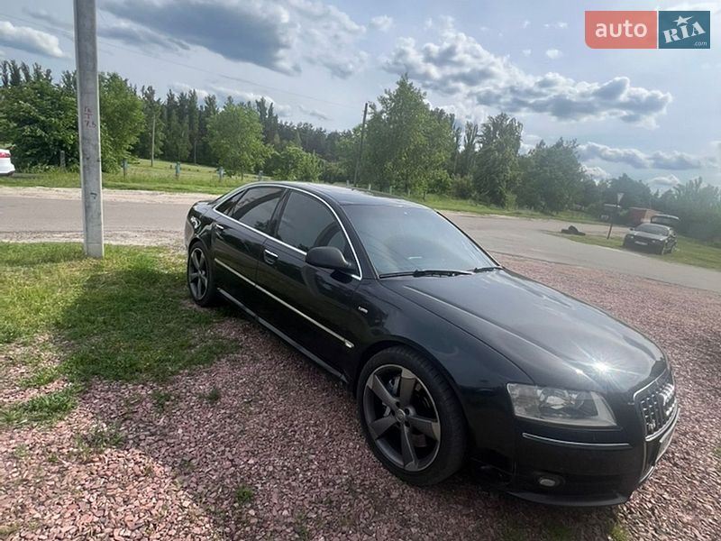 Седан Audi A8 2004 в Киеве