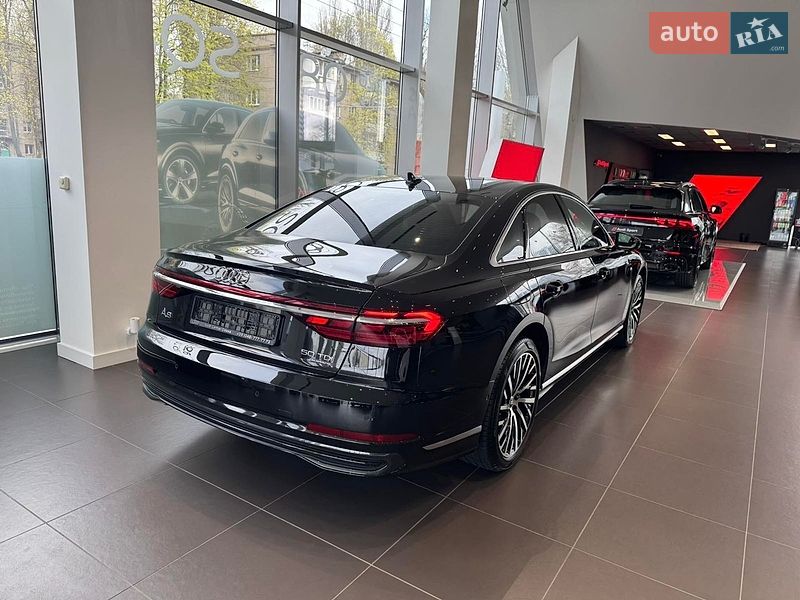 Седан Audi A8 2026 в Кривому Розі