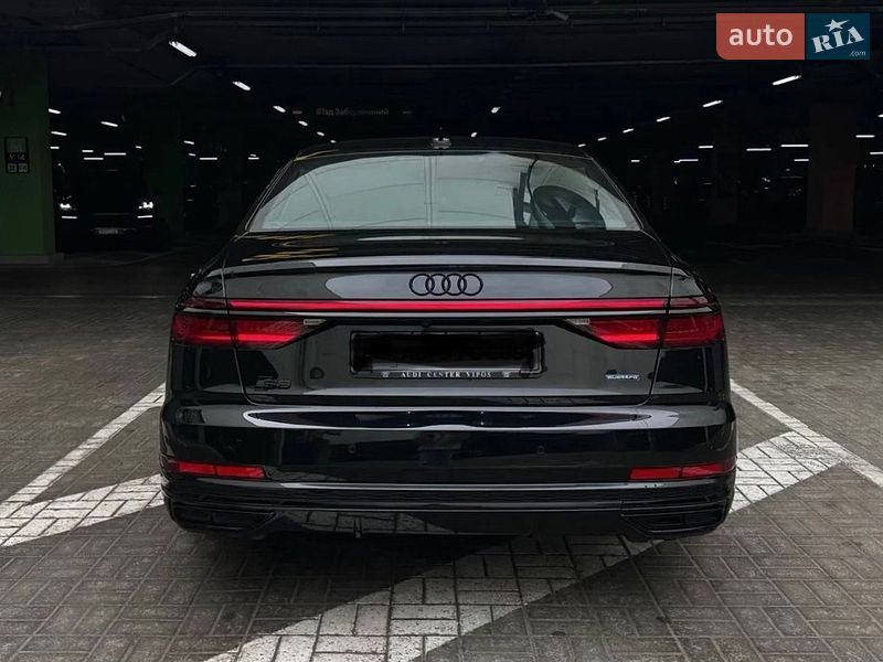 Седан Audi A8 2021 в Киеве