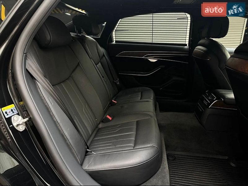 Седан Audi A8 2021 в Киеве
