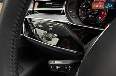 Седан Audi A8 2021 в Киеве