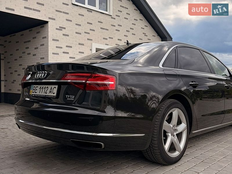 Седан Audi A8 2014 в Первомайске
