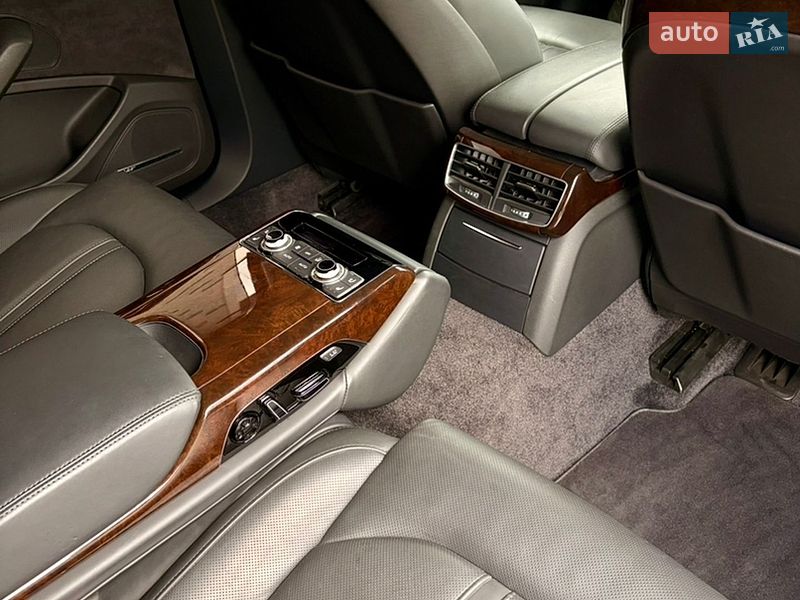 Седан Audi A8 2014 в Первомайске