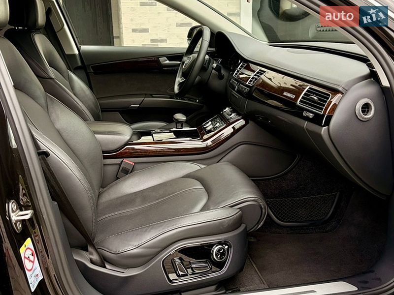 Седан Audi A8 2014 в Первомайске