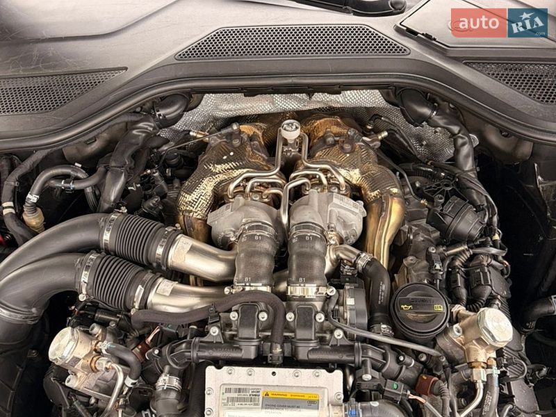 Седан Audi A8 2014 в Первомайске