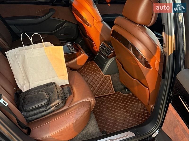 Седан Audi A8 2014 в Києві