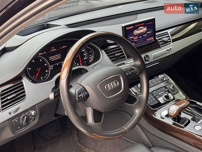 Седан Audi A8 2015 в Одессе