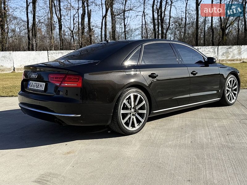 Седан Audi A8 2013 в Луцьку