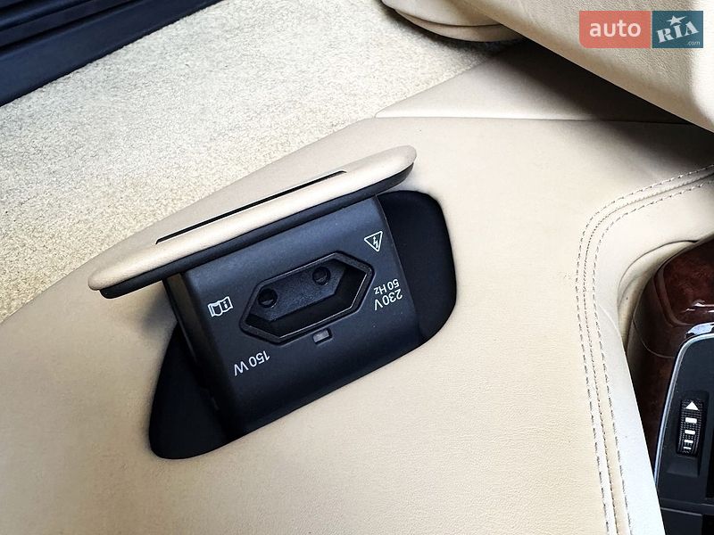 Седан Audi A8 2013 в Луцьку