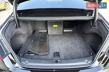 Седан Audi A8 2013 в Луцьку