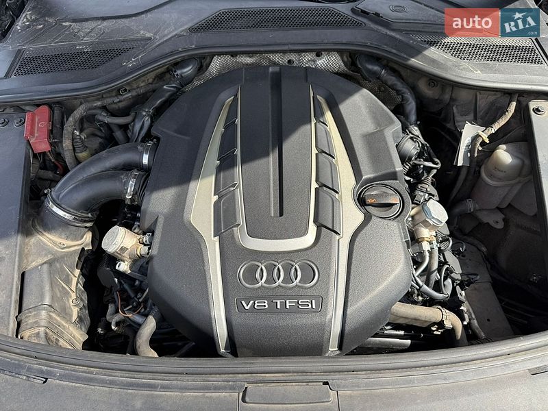 Седан Audi A8 2013 в Киеве