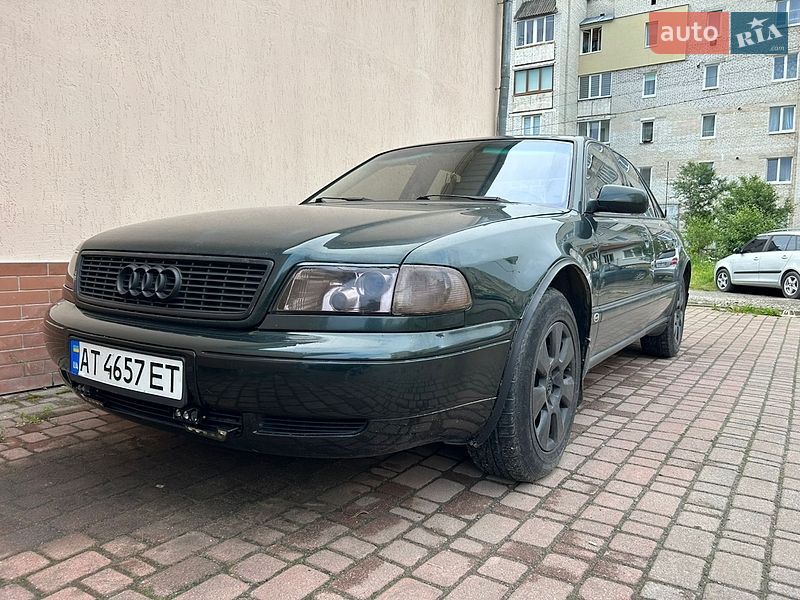 Седан Audi A8 1996 в Долині