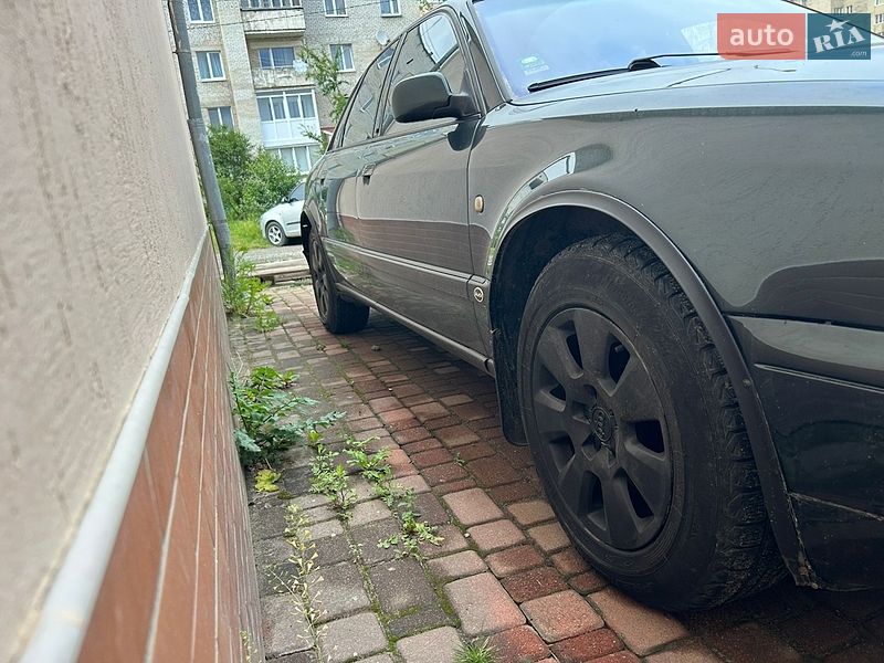 Седан Audi A8 1996 в Долині