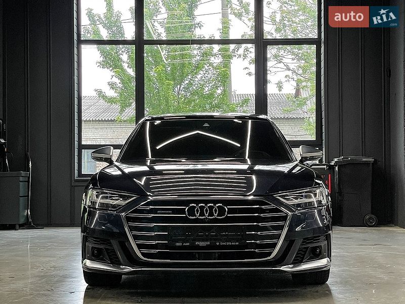 Седан Audi A8 2021 в Киеве