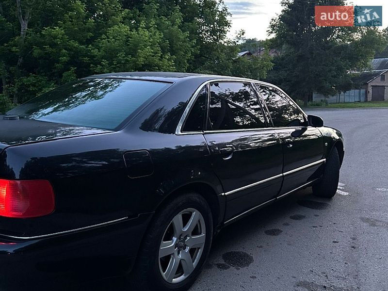 Седан Audi A8 2001 в Полтаві