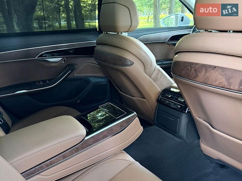 Седан Audi A8 2018 в Києві