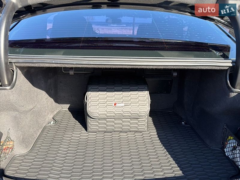 Седан Audi A8 2016 в Благовіщенську