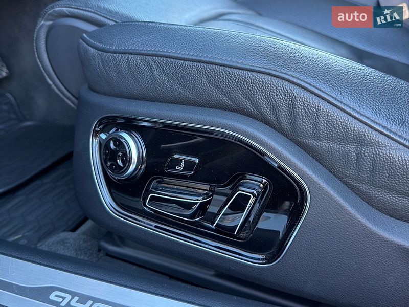 Седан Audi A8 2016 в Благовіщенську