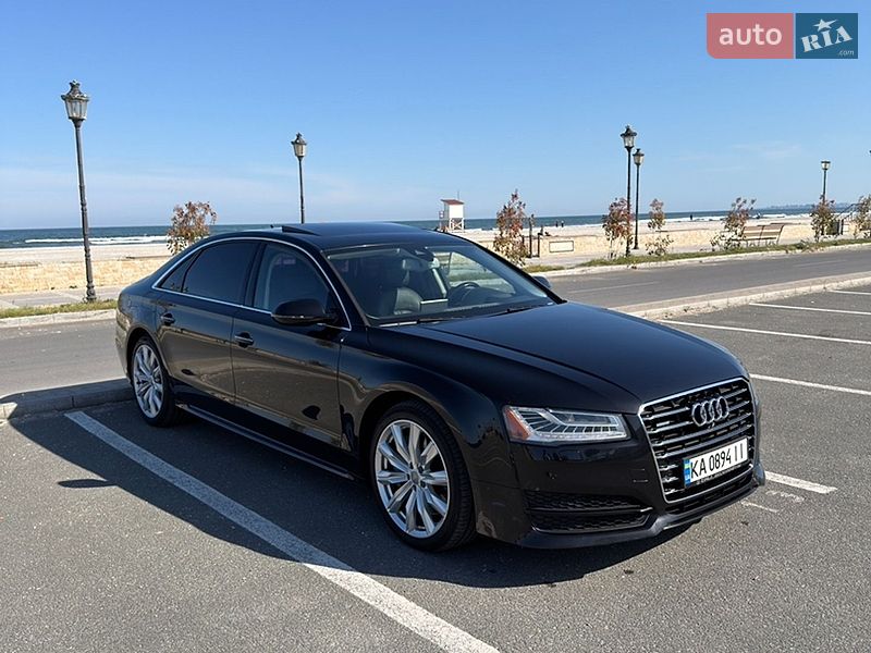 Седан Audi A8 2016 в Благовіщенську