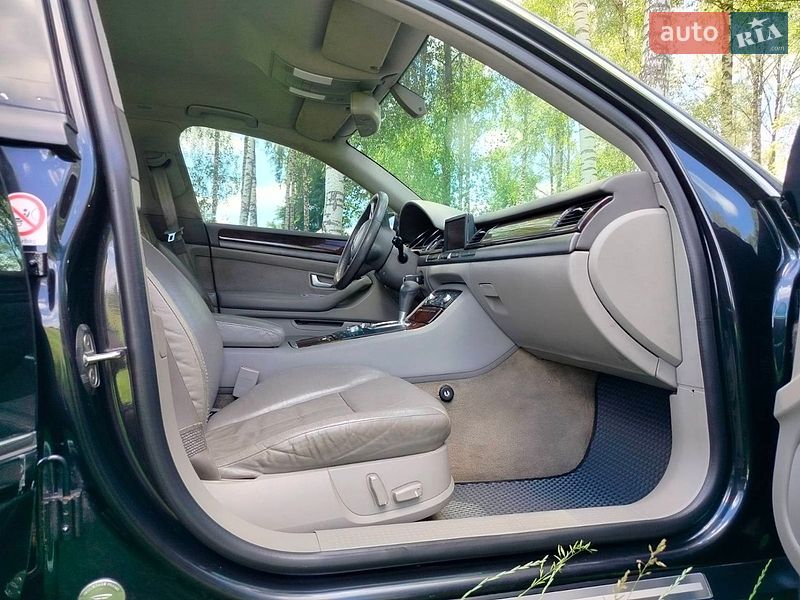 Седан Audi A8 2004 в Зіньківі