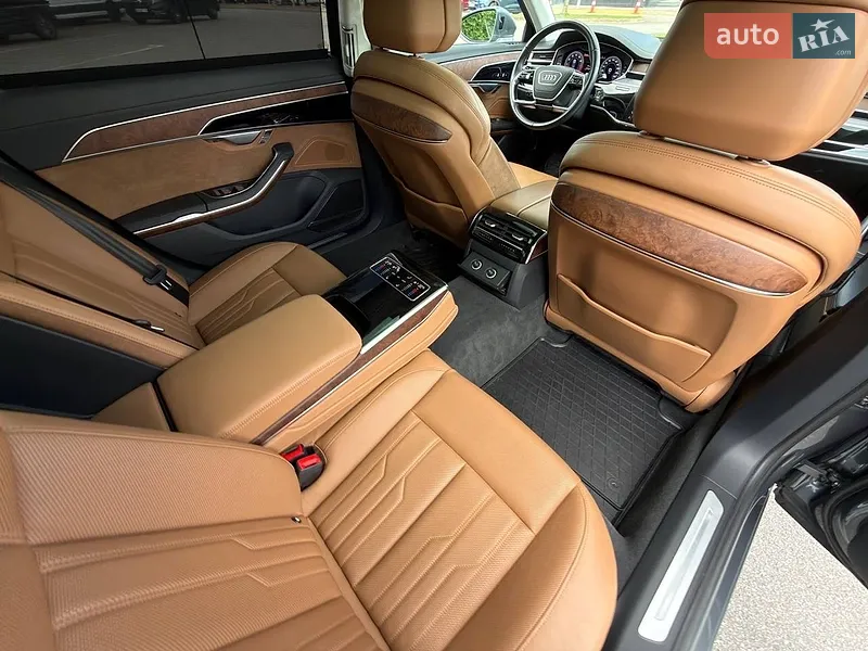 Audi A8 2018 VIN WAU8DAF83KN010633 фото оголошення 44 з 176