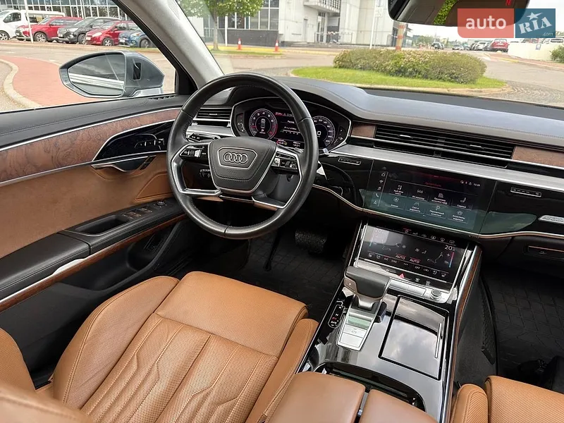 Audi A8 2018 VIN WAU8DAF83KN010633 фото оголошення 50 з 176