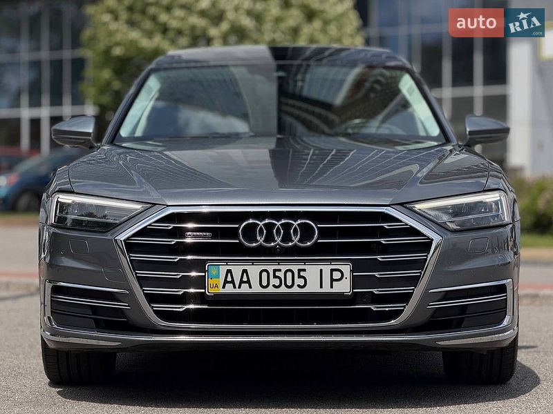 Седан Audi A8 2018 в Киеве