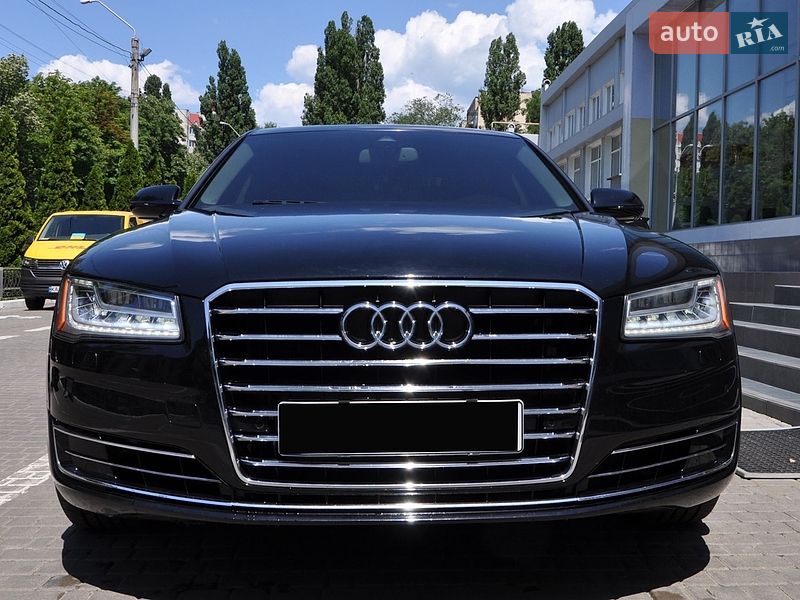 Седан Audi A8 2015 в Одесі