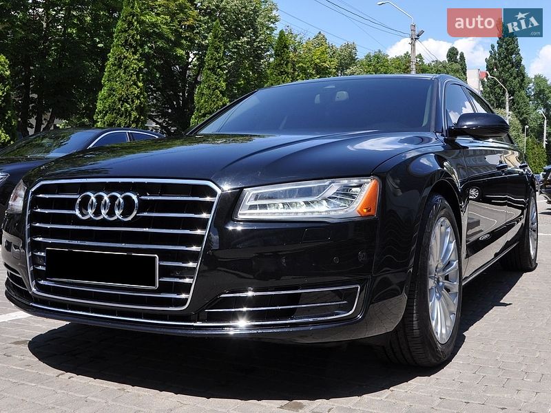Седан Audi A8 2015 в Одесі