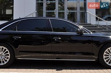 Седан Audi A8 2015 в Одесі