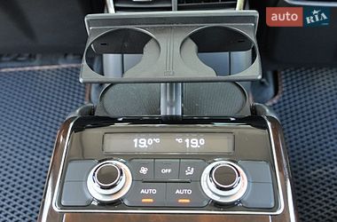 Седан Audi A8 2015 в Одесі