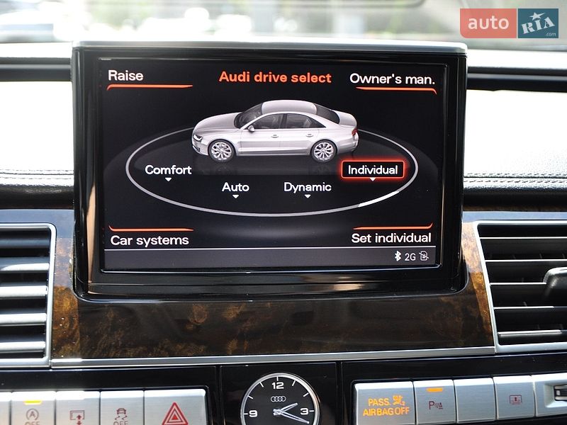 Седан Audi A8 2015 в Одесі