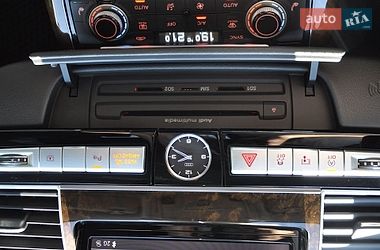 Седан Audi A8 2015 в Одесі