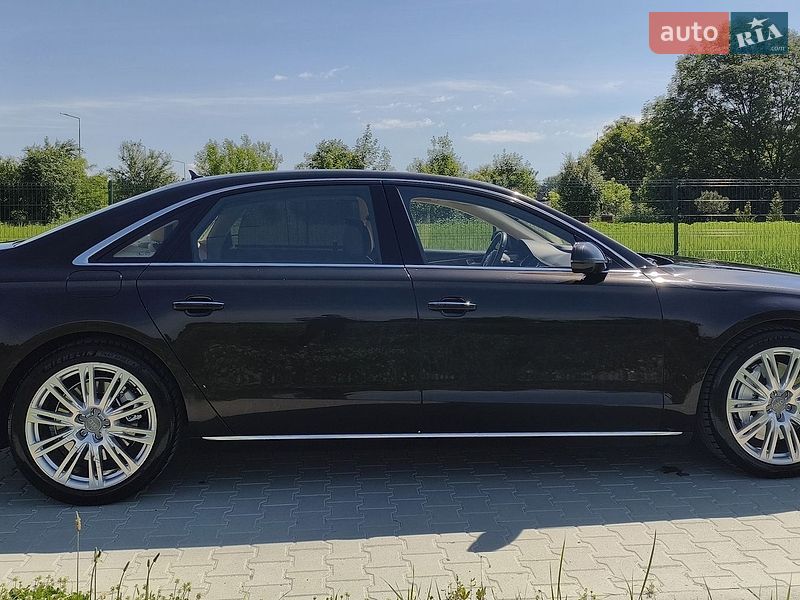 Седан Audi A8 2014 в Львове