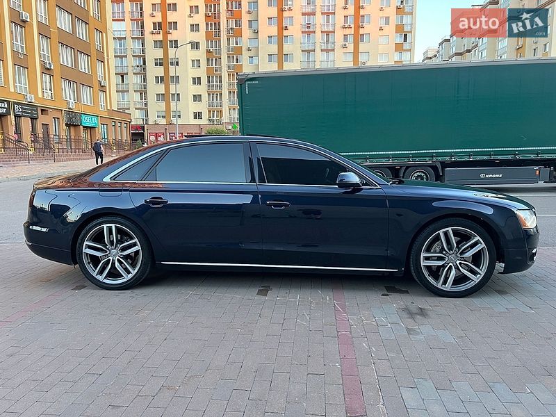 Седан Audi A8 2011 в Вишневом