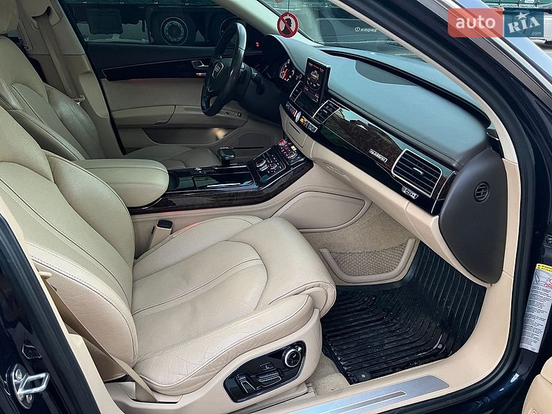 Седан Audi A8 2011 в Вишневом