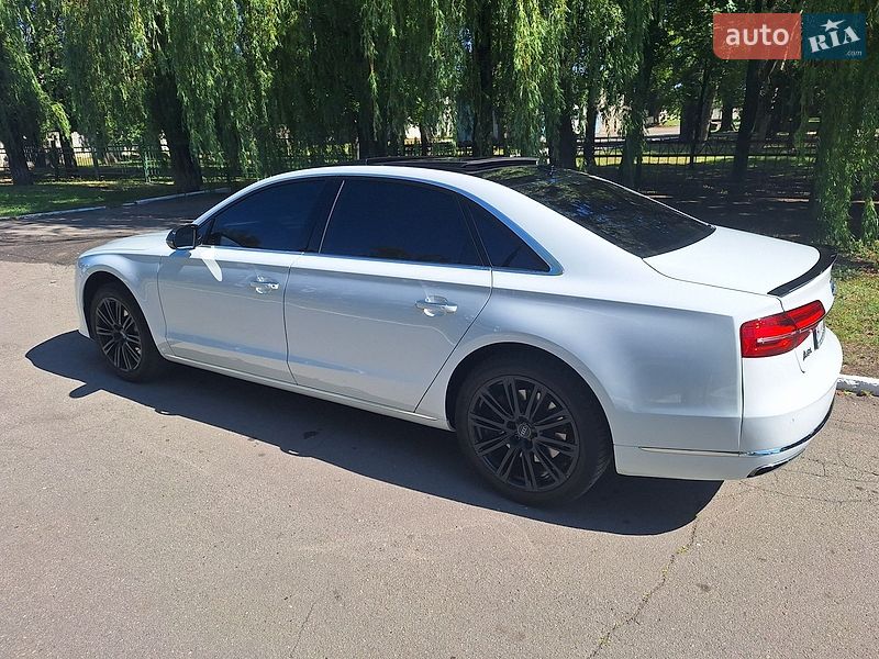 Седан Audi A8 2015 в Івано-Франківську