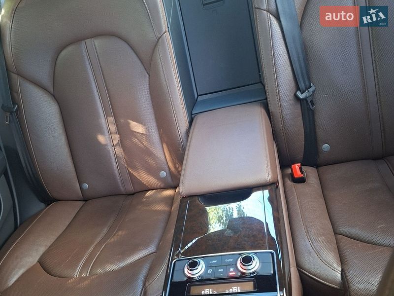 Седан Audi A8 2015 в Івано-Франківську