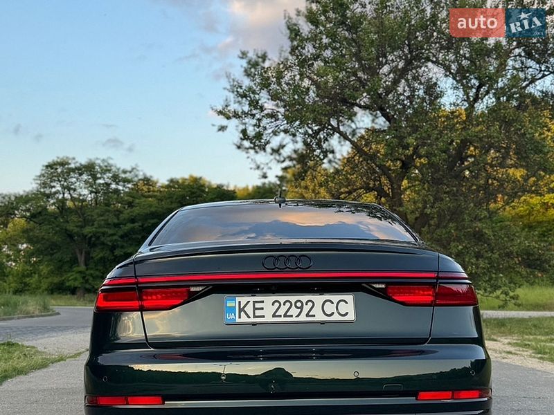 Седан Audi A8 2018 в Днепре