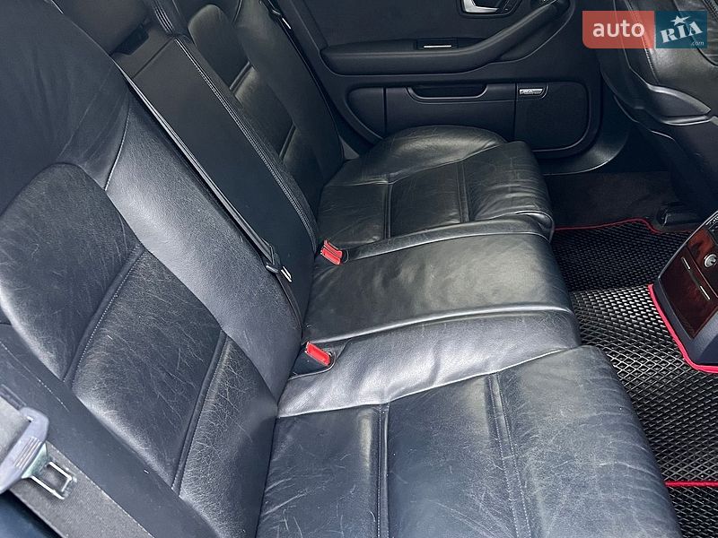 Седан Audi A8 2004 в Львові