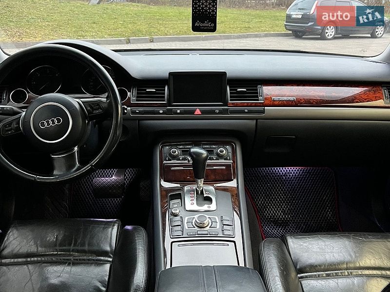 Седан Audi A8 2004 в Львові