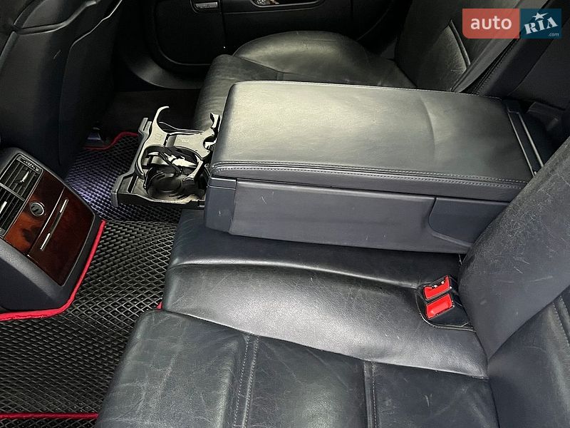 Седан Audi A8 2004 в Львові