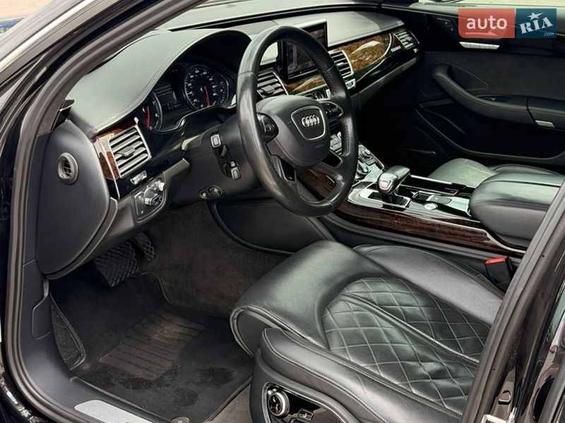 Седан Audi A8 2014 в Днепре