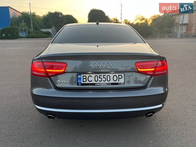 Седан Audi A8 2014 в Овруче