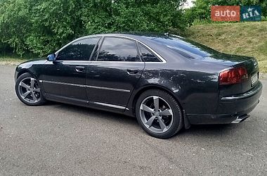 Седан Audi A8 2005 в Рава-Руській
