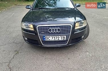 Седан Audi A8 2005 в Рава-Русской