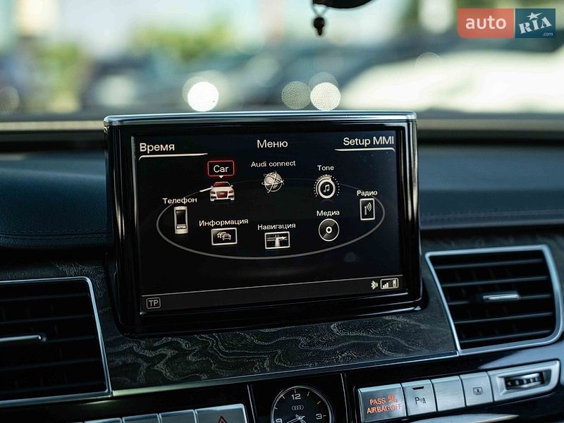 Седан Audi A8 2015 в Черновцах