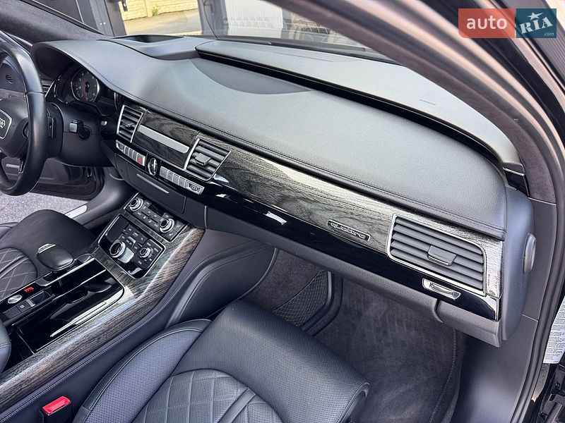 Седан Audi A8 2015 в Тернополе
