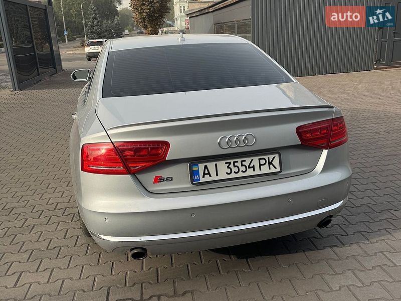 Седан Audi A8 2012 в Кам'янському